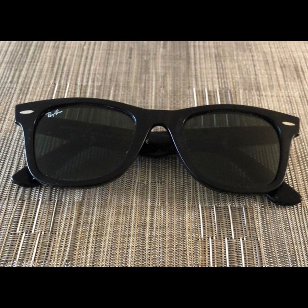 Ray-Ban 😎 sunglasses 🖤